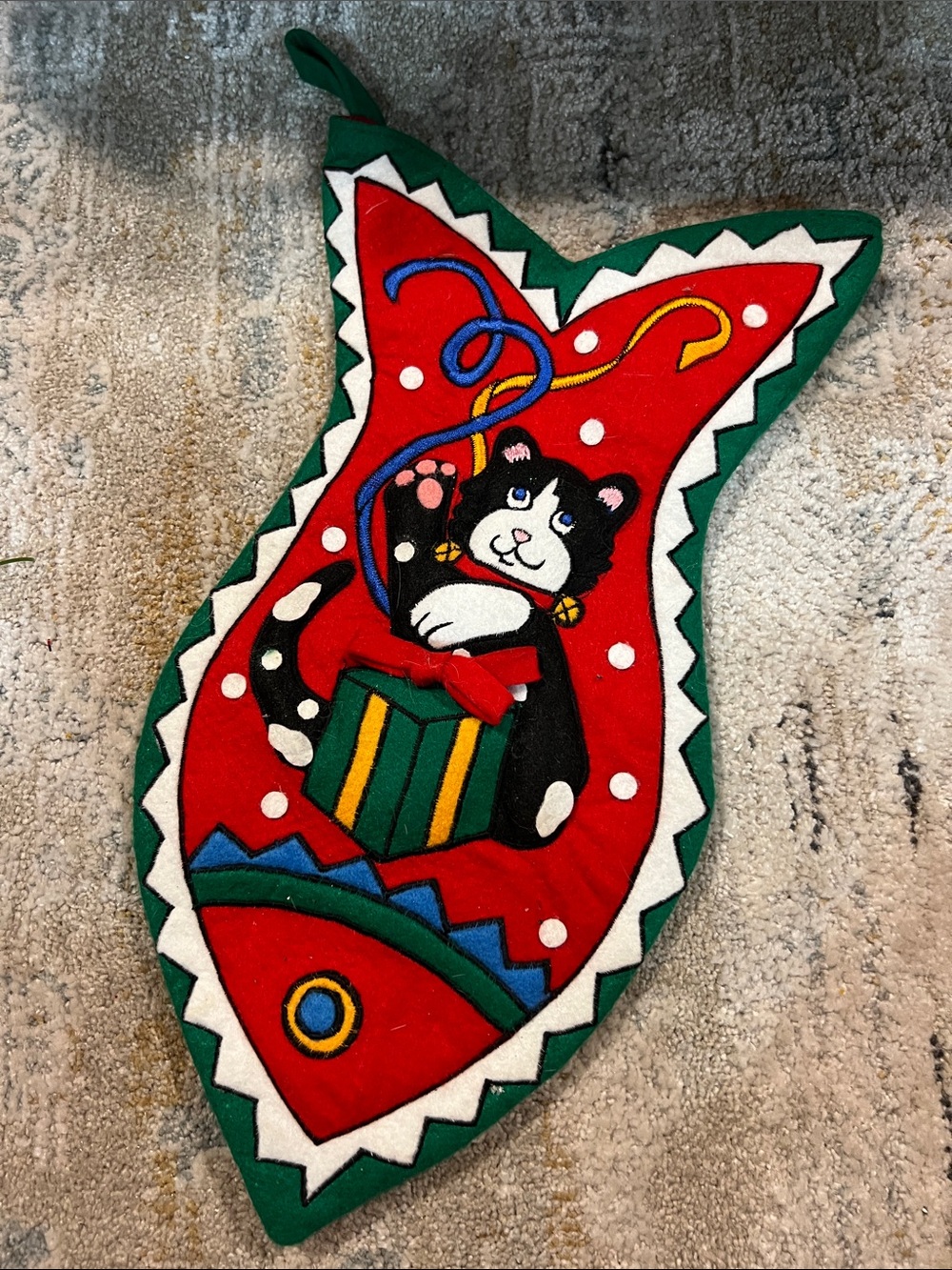 L’Art Quilted Cat Fish-Shaped Christmas Stocking Felt Applique Holiday Red Green